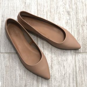 J. Crew factory nude point flats, leather sz 9 LIKE NEW